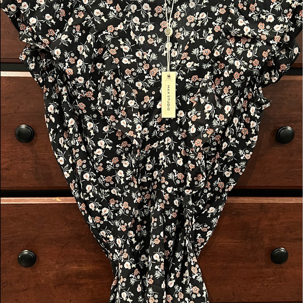 Max studio black flowered dress up shirt